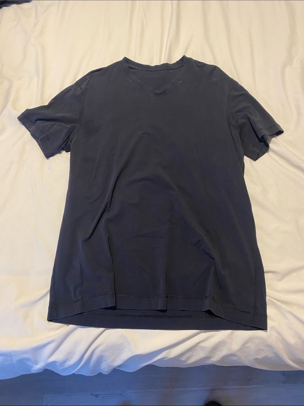 lululemon athletica Men's Short Sleeve V-Neck Tee - Black